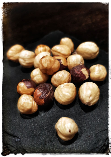 Mandeln ganz & geröstet